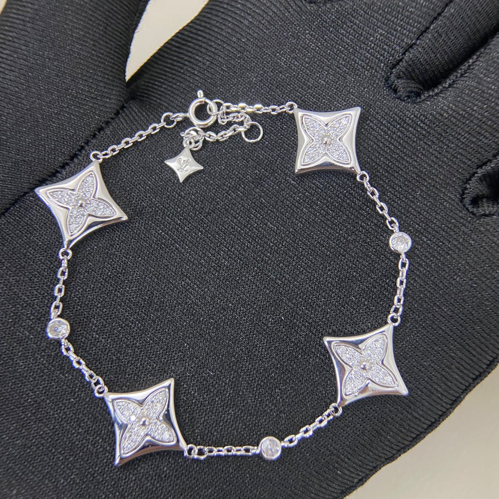 X5N76E16E Popular  Earrings, Bracelets