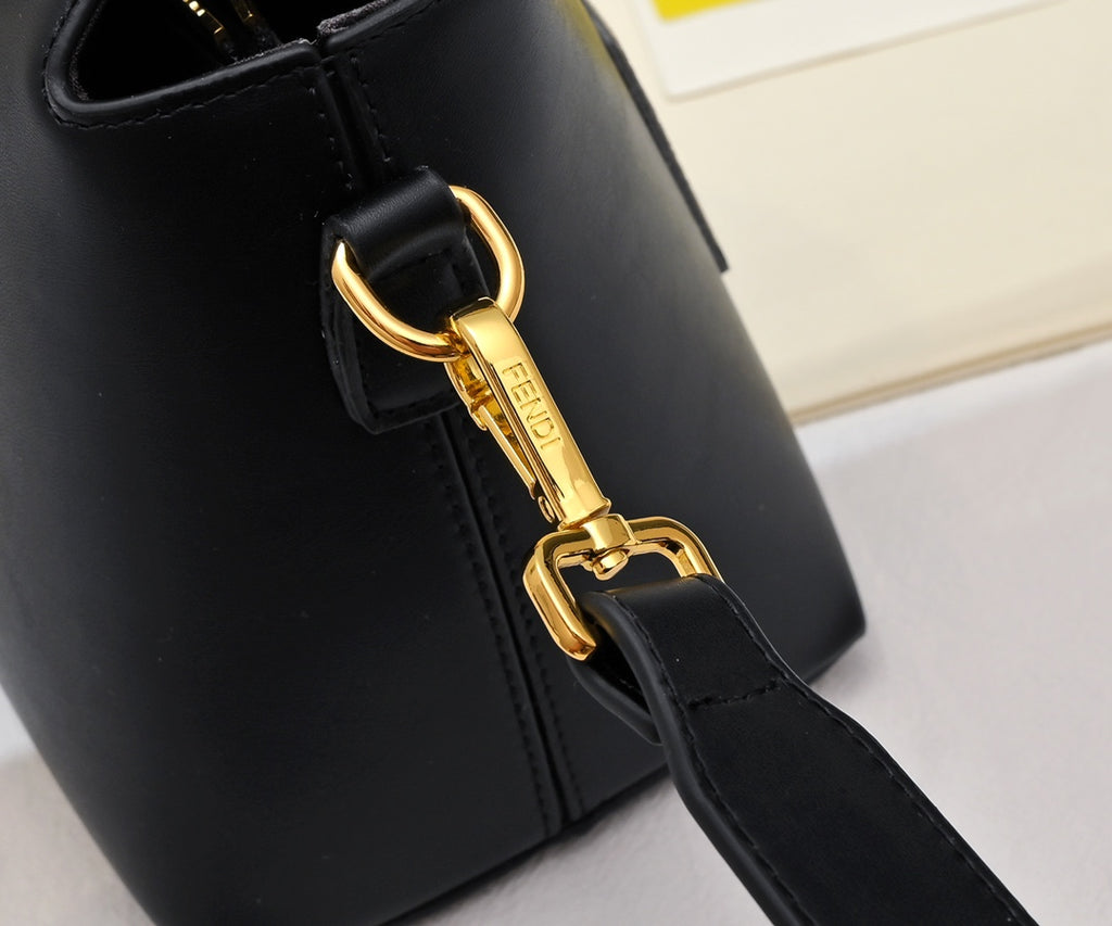 B12X43F131 Popular leather bag 