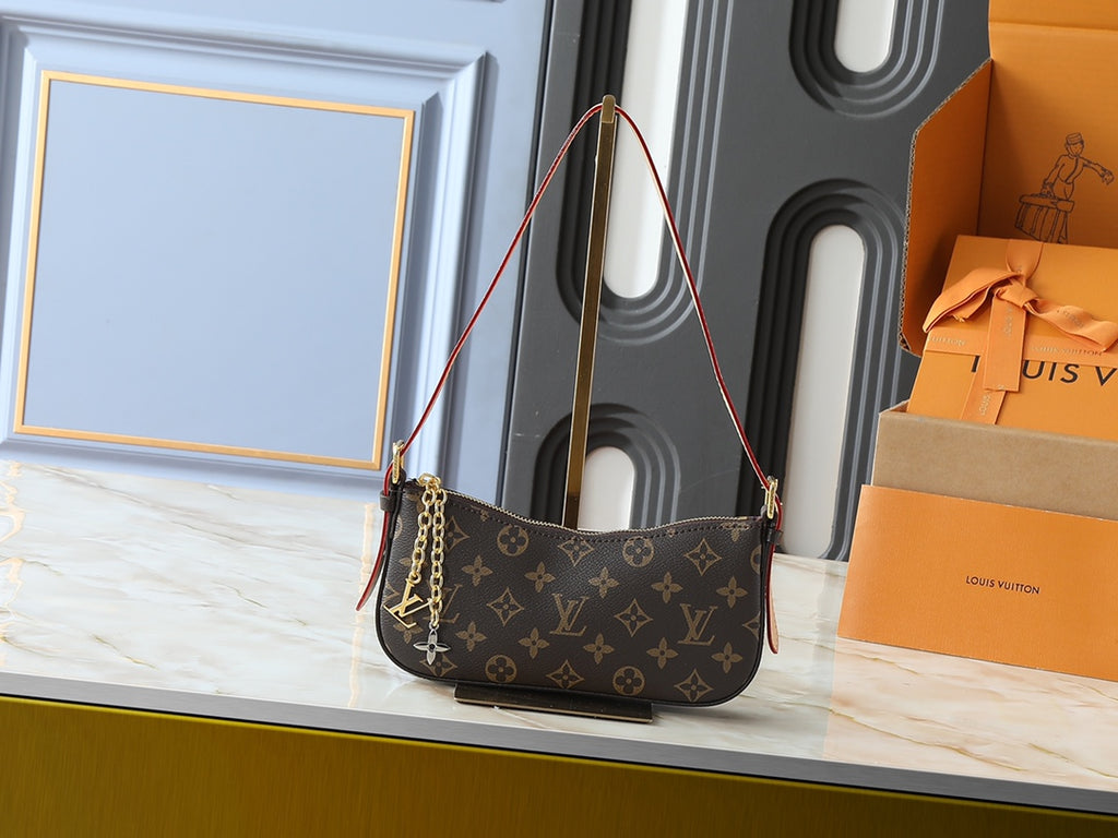 B1R15E23 Popular  leather bag