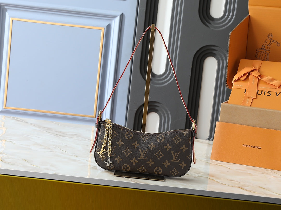 B1R15E23 Popular  leather bag