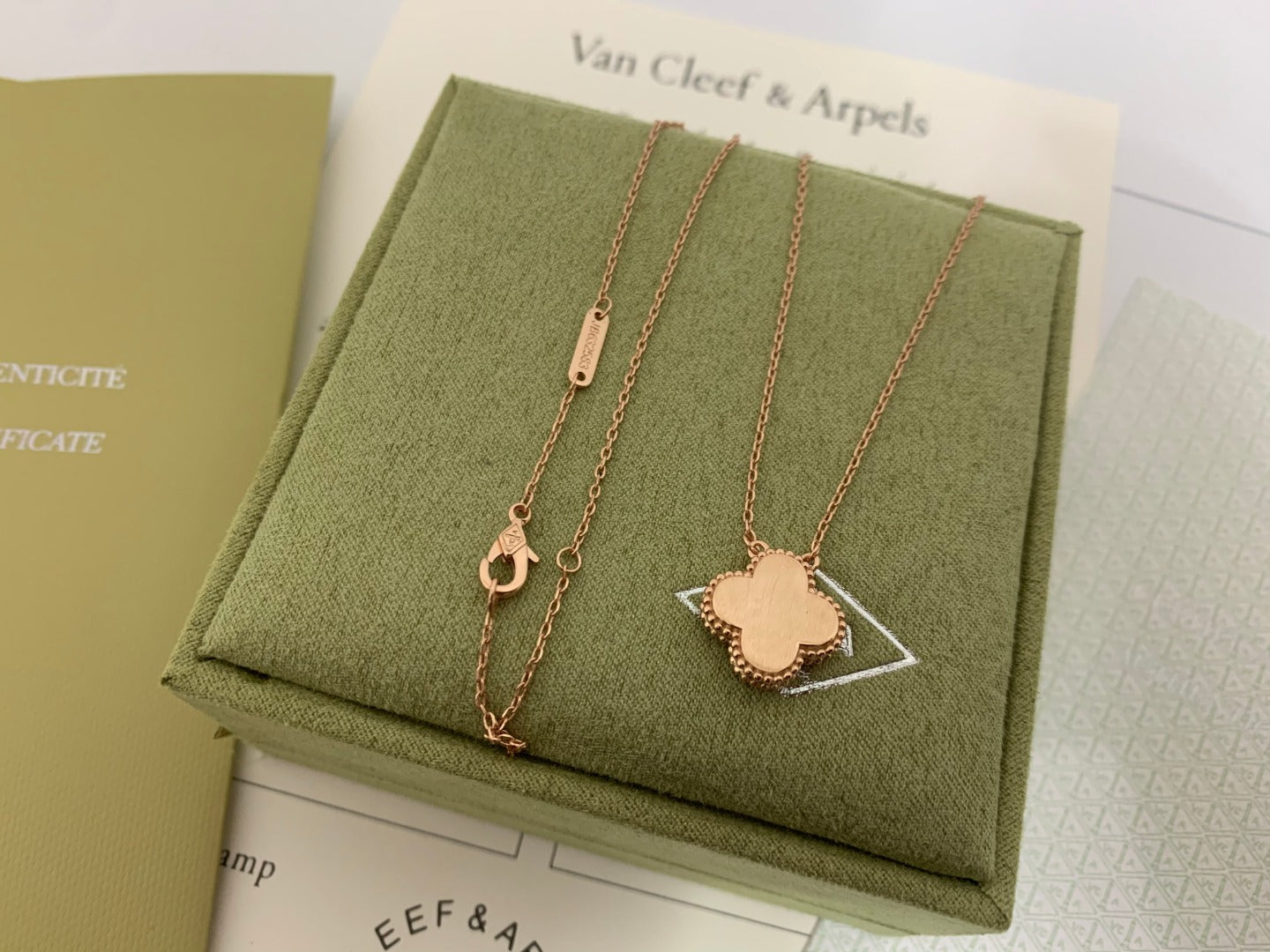 X5X53VA185X Popular  1 flower necklace
