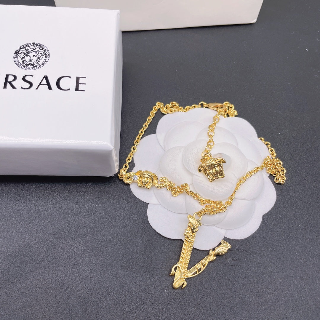 X1Q85V145X Popular Necklace. Bracelets