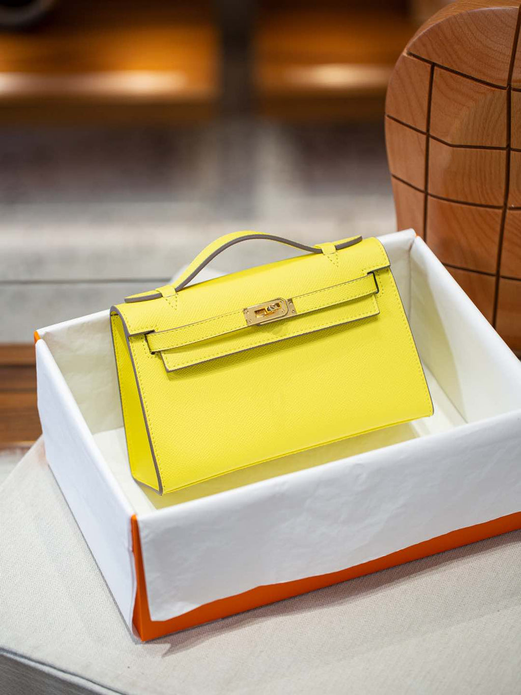 B1R66A5 Popular leather bag