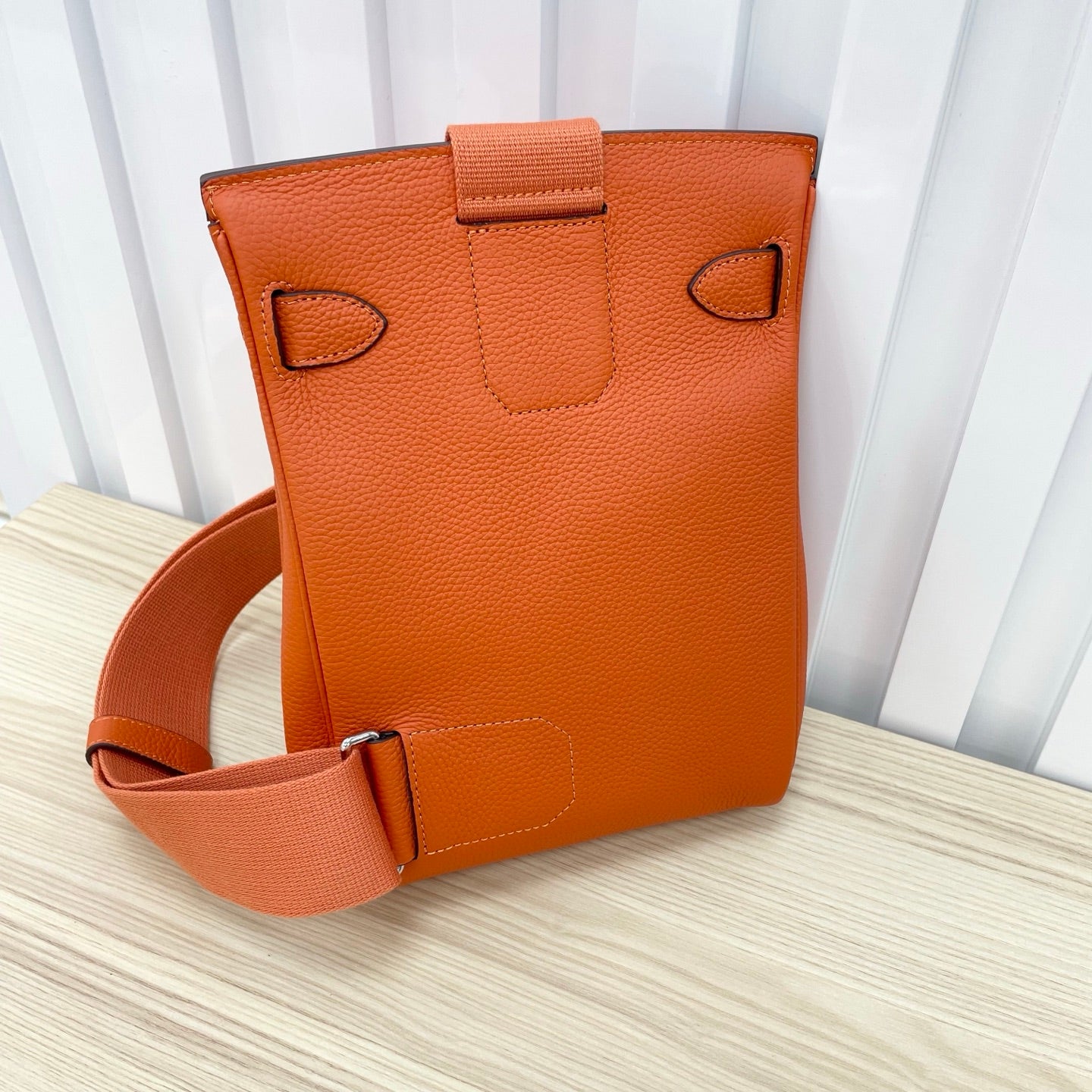 B1P36H46 Popular leather bag