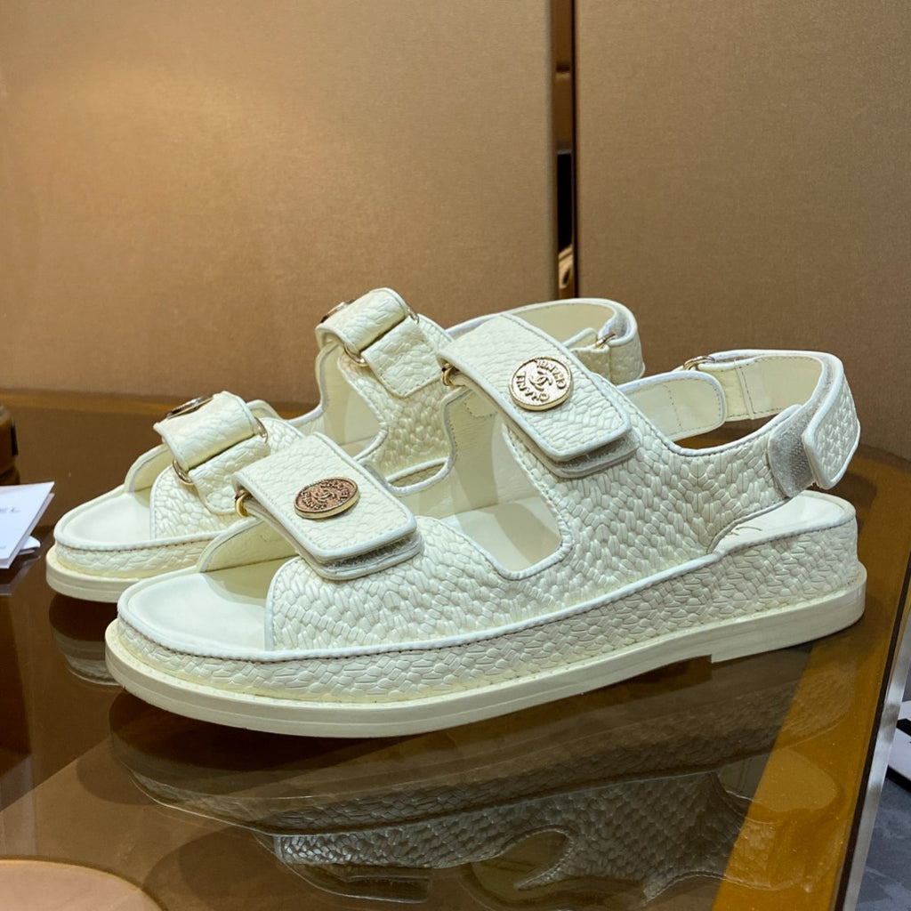 Z2Q55C49 Popular leather shoes