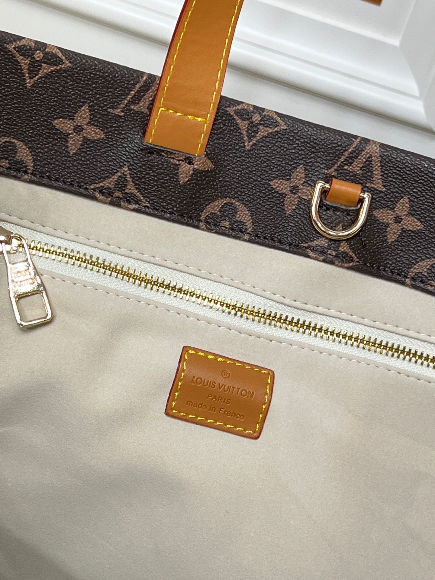B1P46E81 Popular leather bag