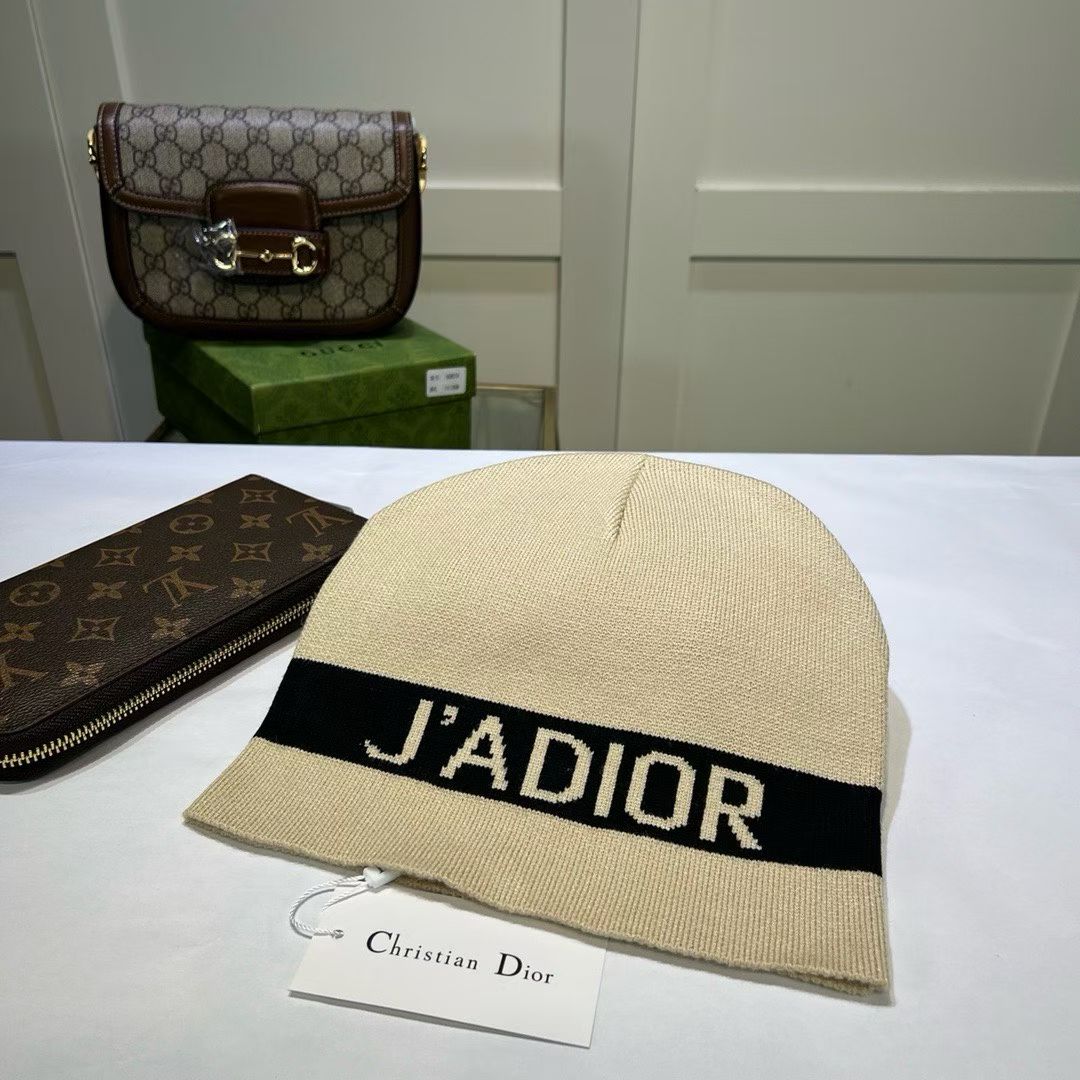 M1R86D100  Popular hats