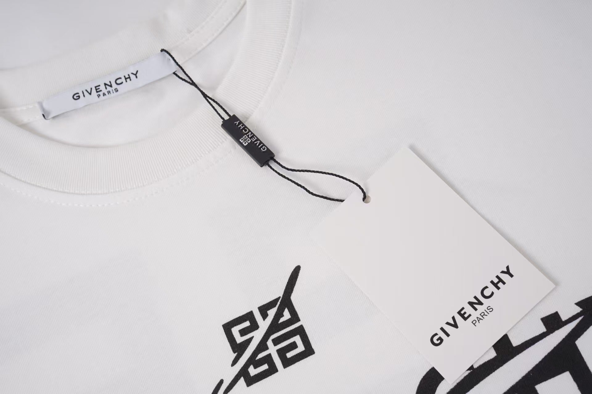 U1R86GV8 Popular T-shirts