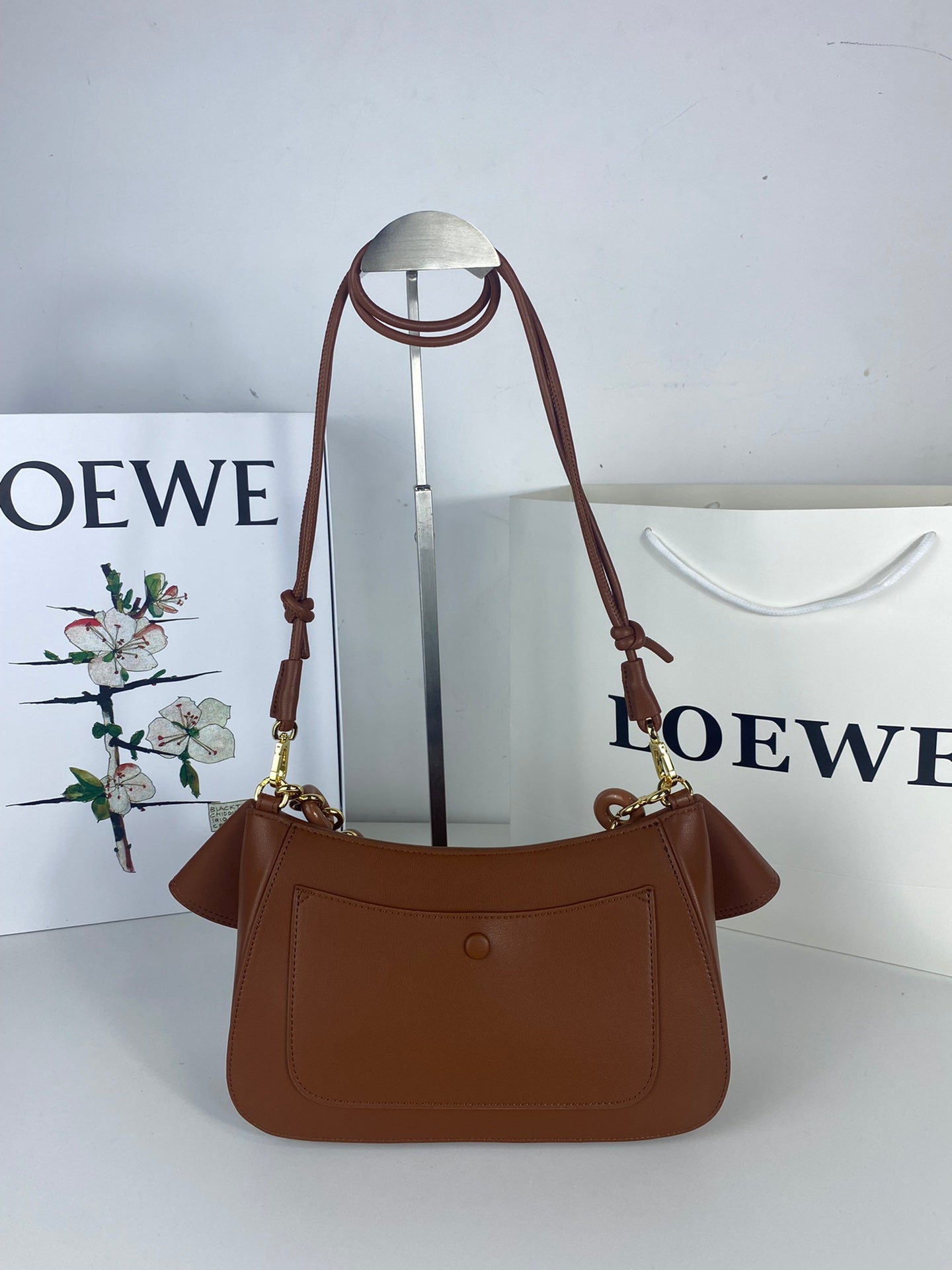 B1R66A10 Popular leather bag