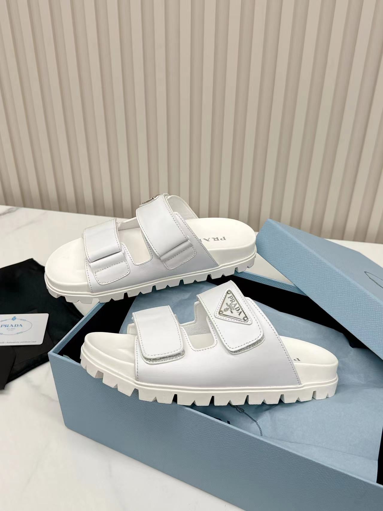 Z1ZPD26 Popular sandals