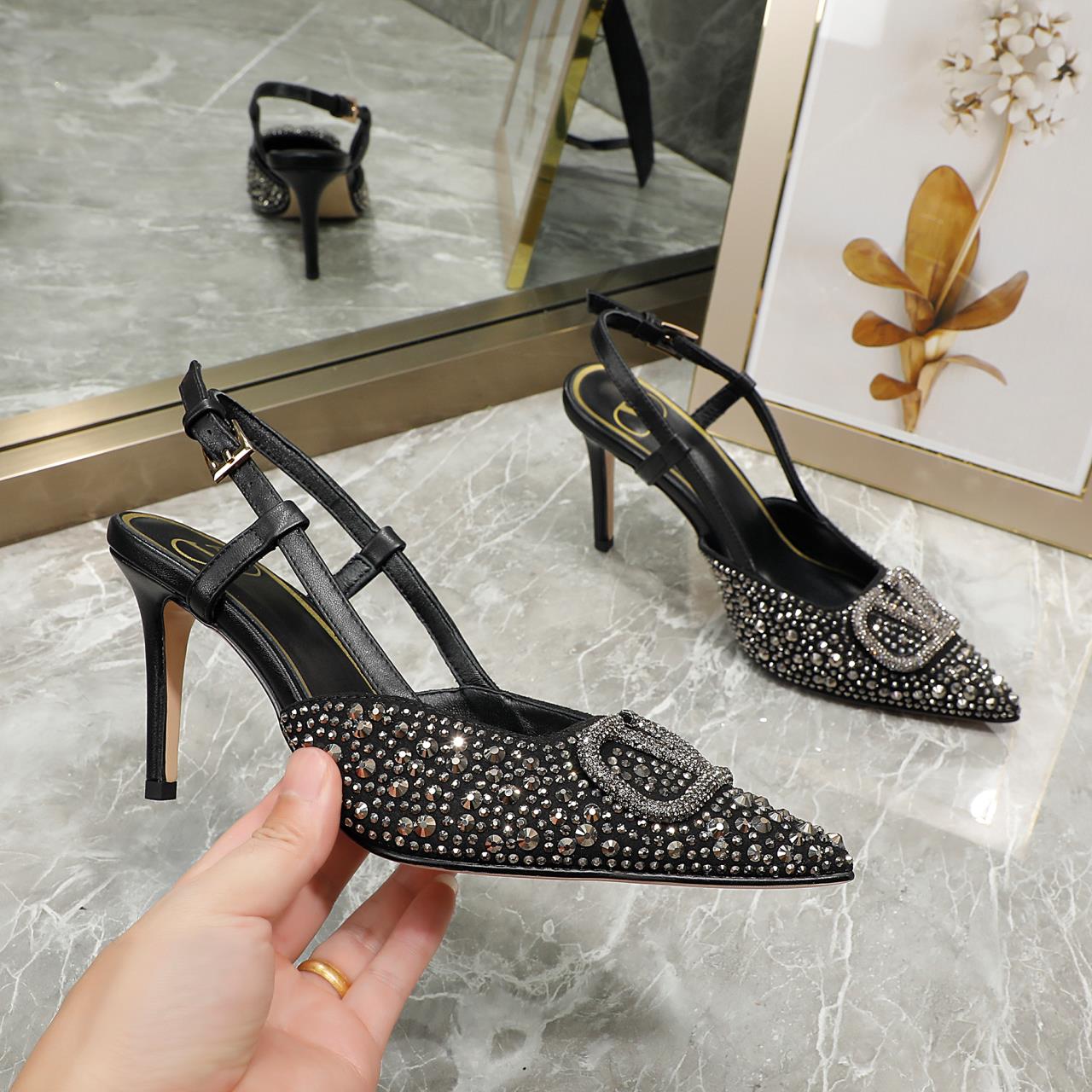 Z2R45VL13 Popular leather  High heels