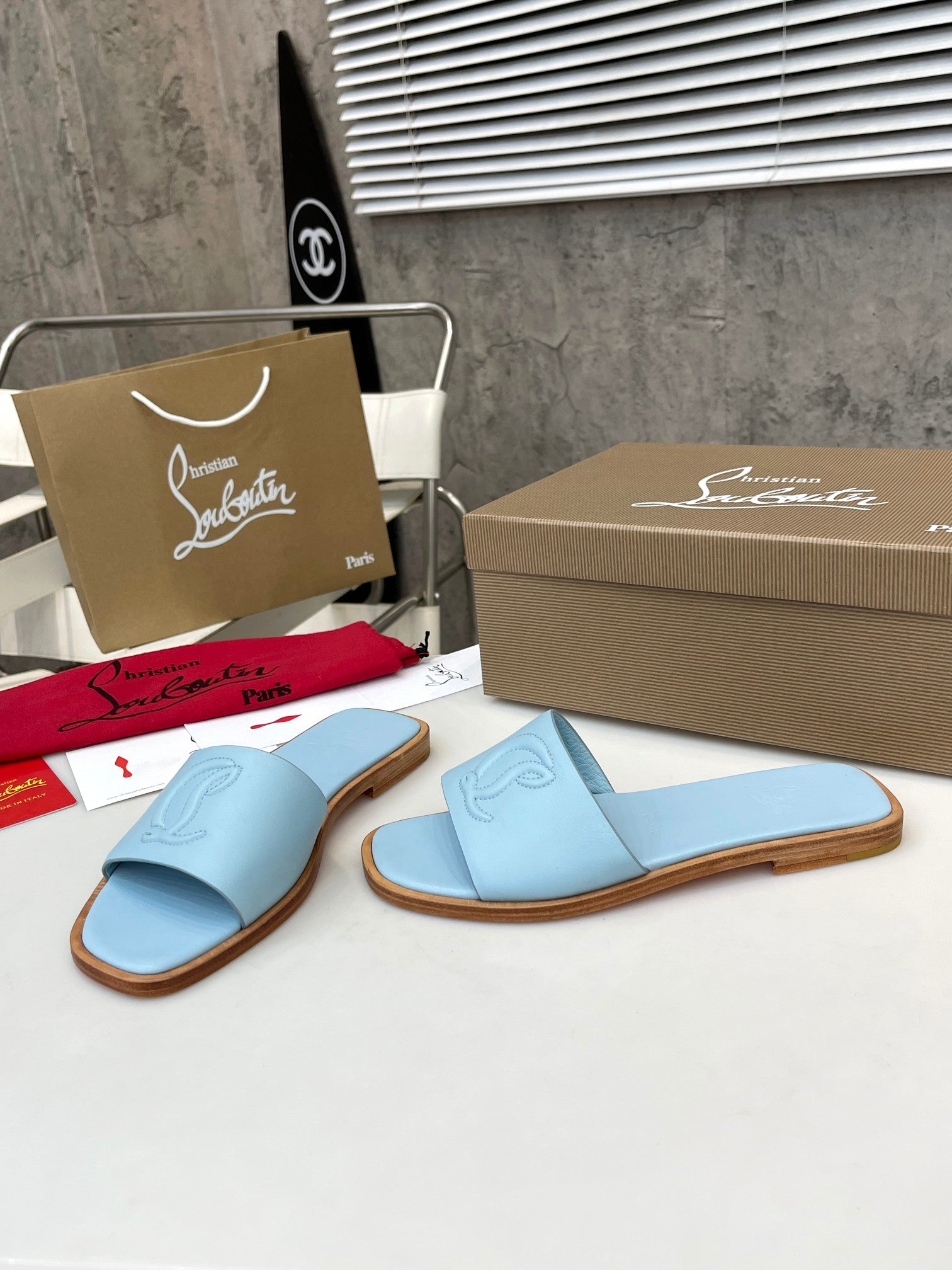 Z2XA29 Popular leather Slippers