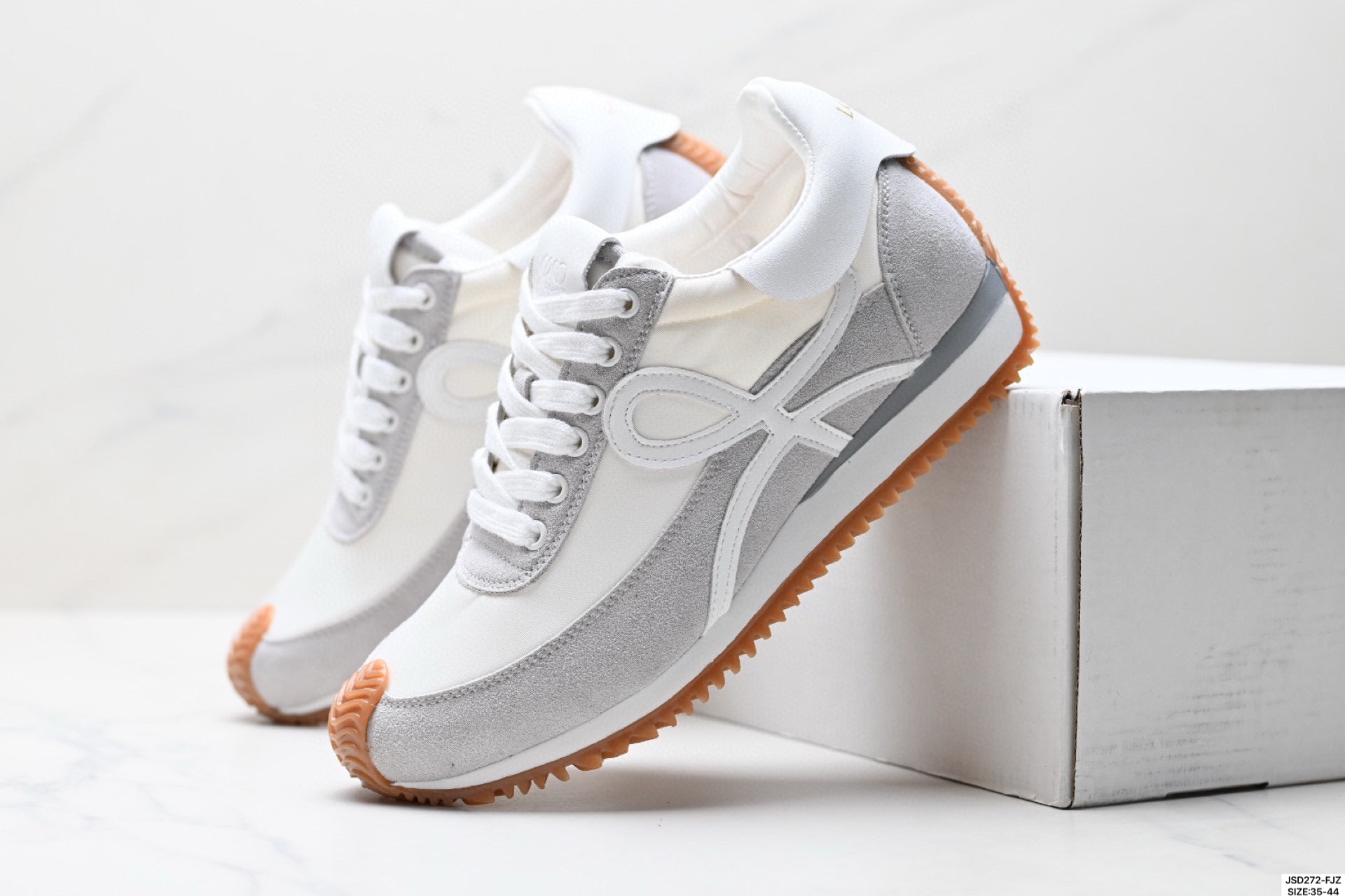 Z4R75J3  Popular sneakers