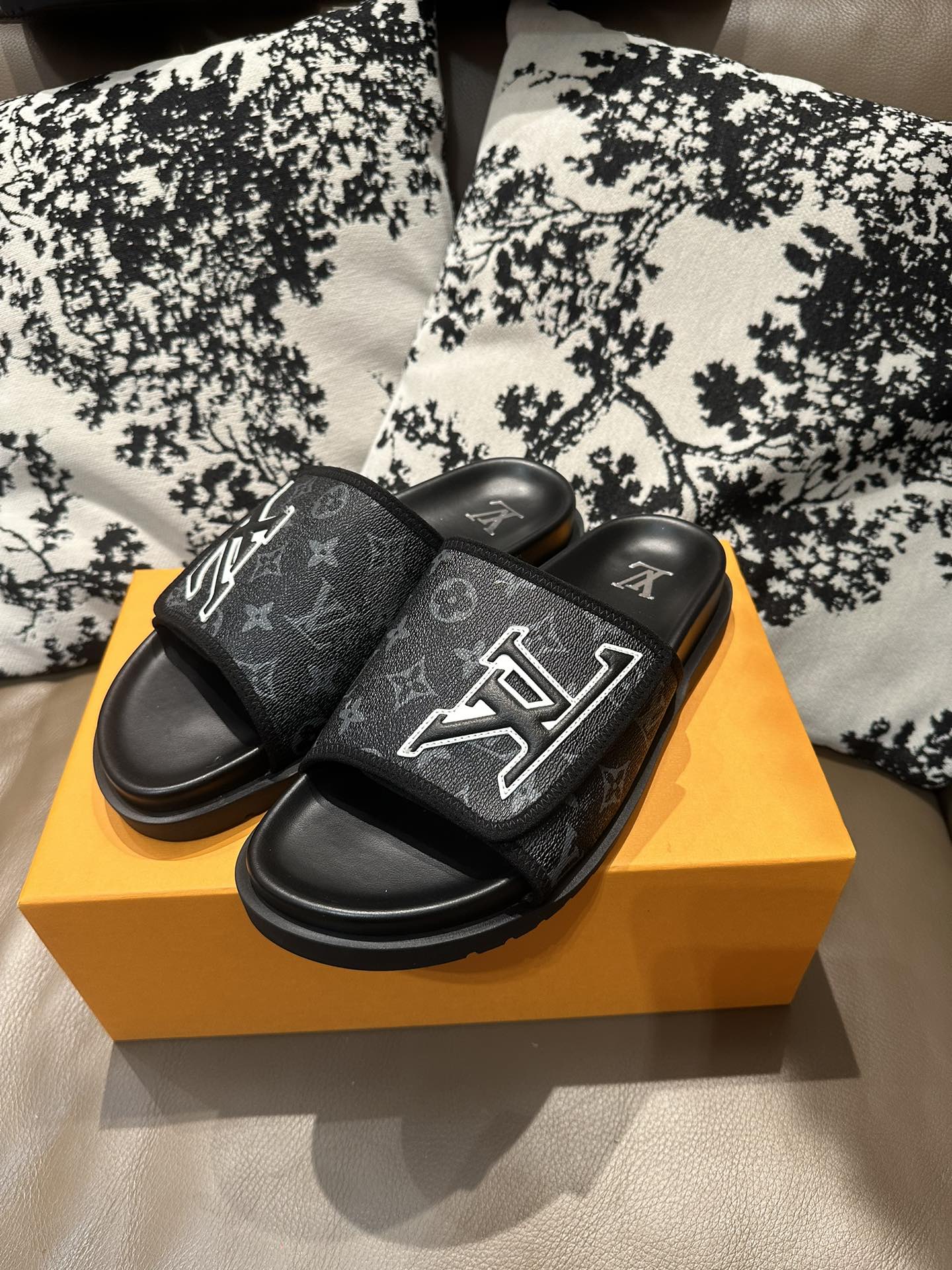 Z2Z85E28  Popular leather Shoes