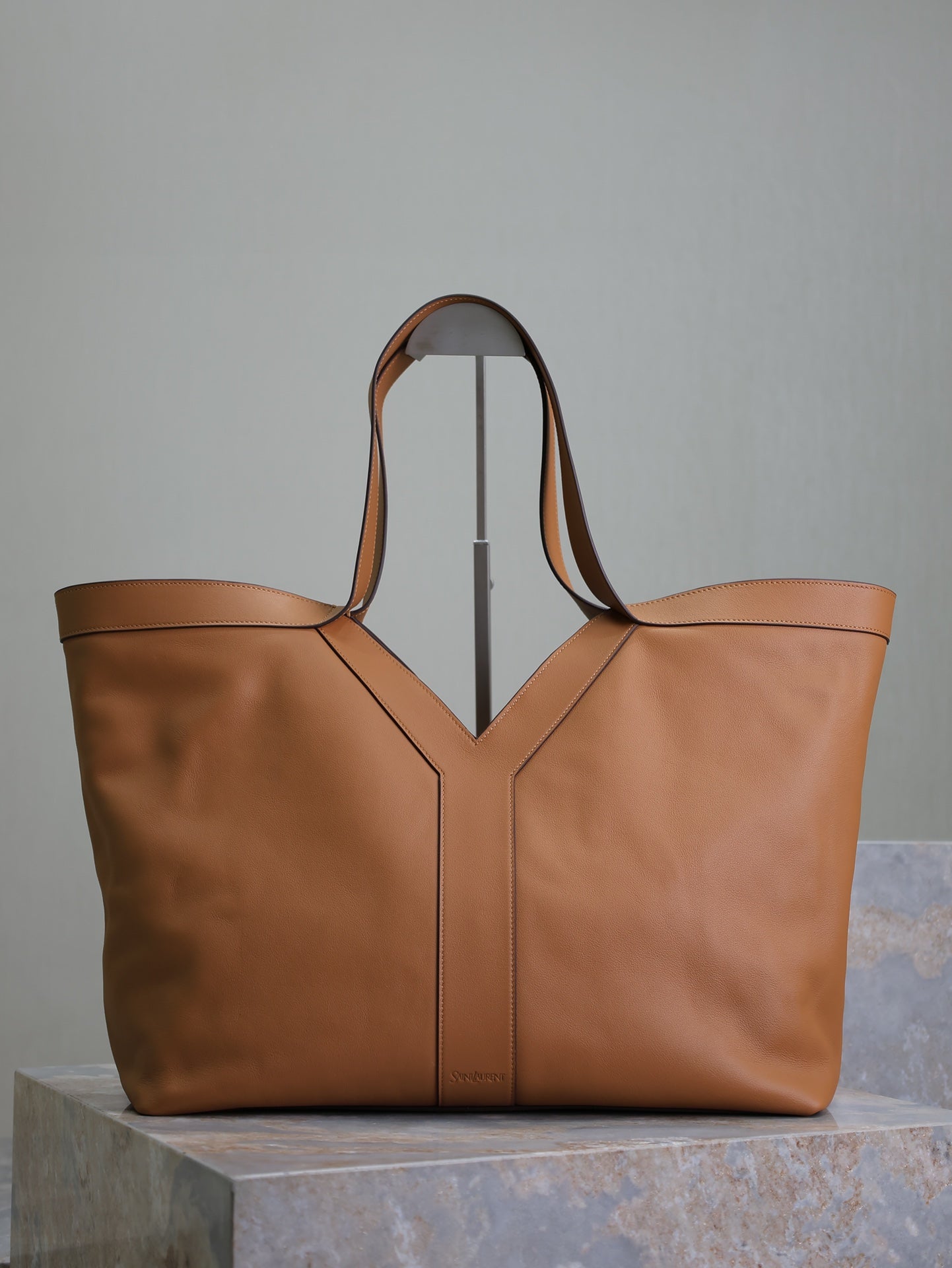 B1X124SL85 Popular   leather bag