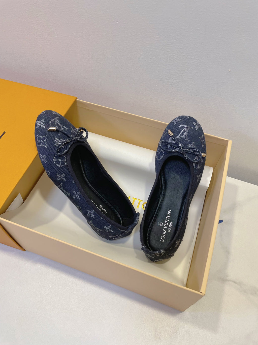 Z2Q95E105 Popular high-quality  shoes