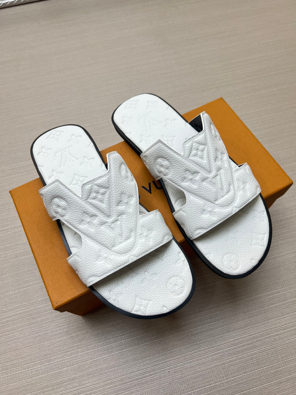 Z5ZE34 Popular slippers