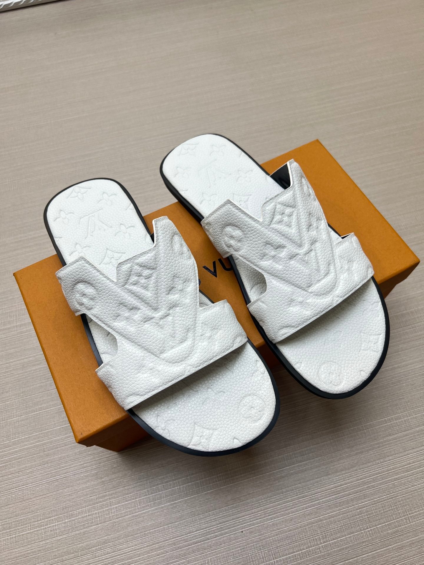 Z5ZE34 Popular slippers