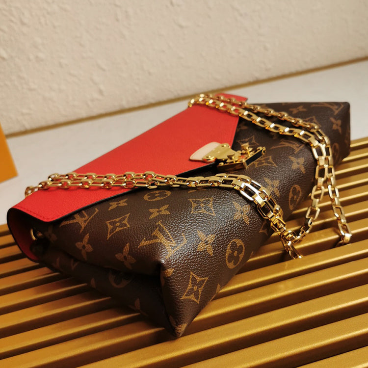 B1X41E83 Popular  leather bag 