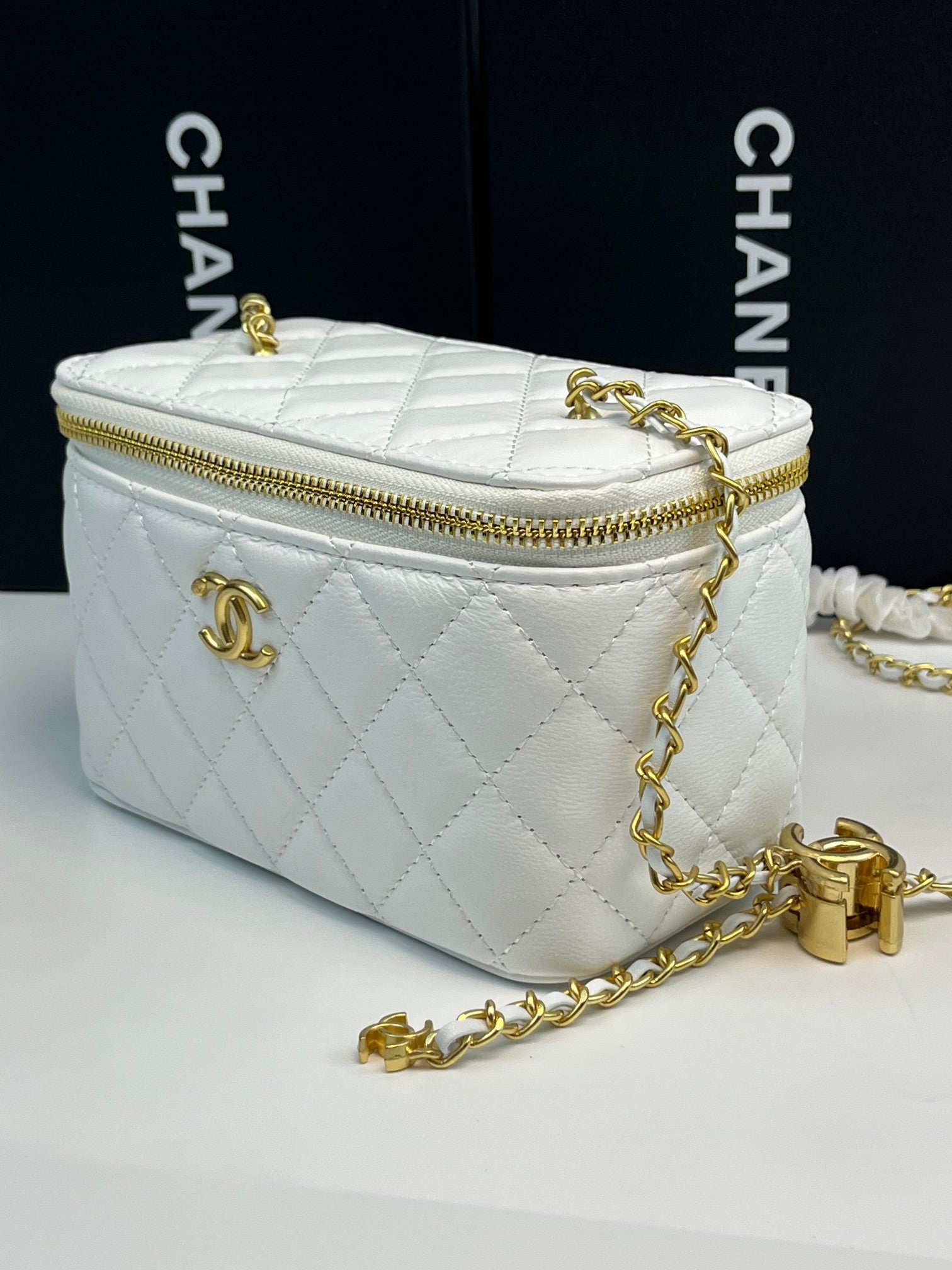 B1P36C83 Popular leather bag
