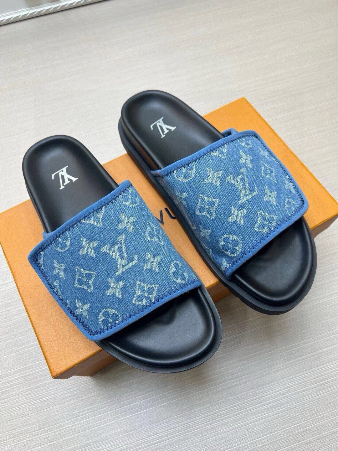 Z5QE2  Popular Slippers