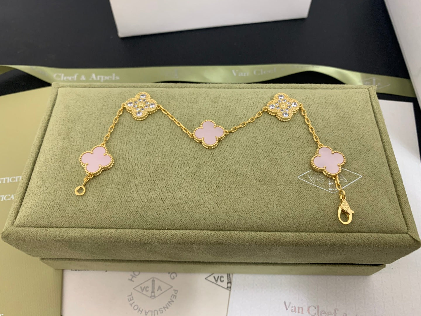X5X53VA179K  Popular bracelets 5 flowers normal size1.5cm flower