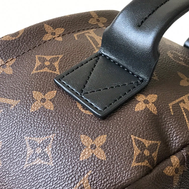 B1P11E70 Popular leather backpacks