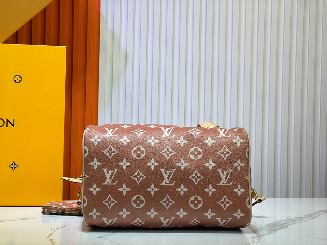 B1X55E17 Popular  leather bag