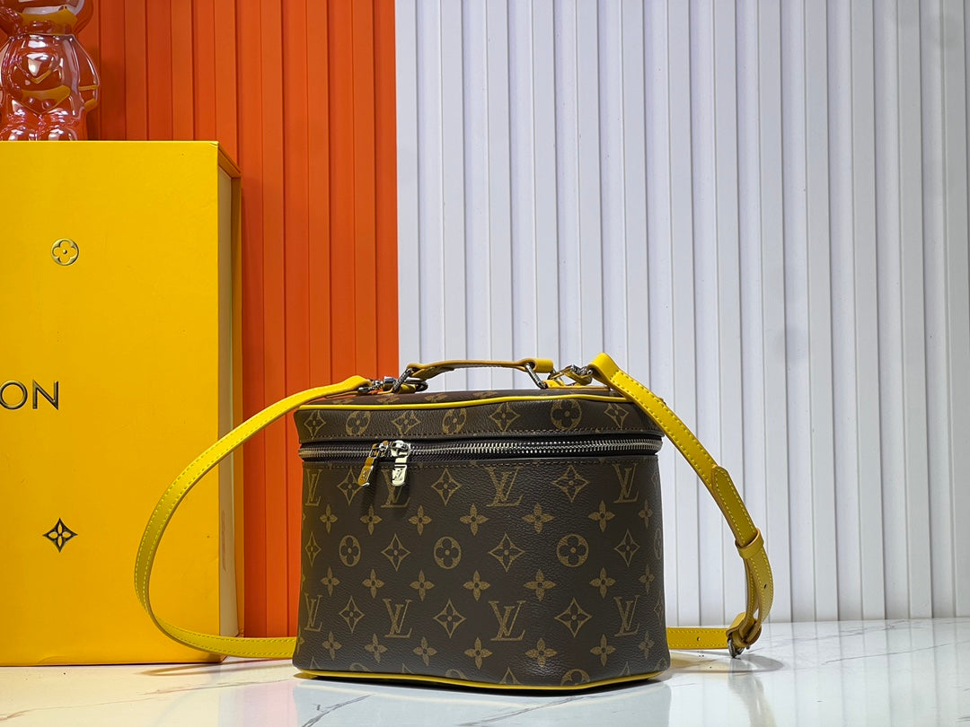 B1X45E10 Popular  leather bag