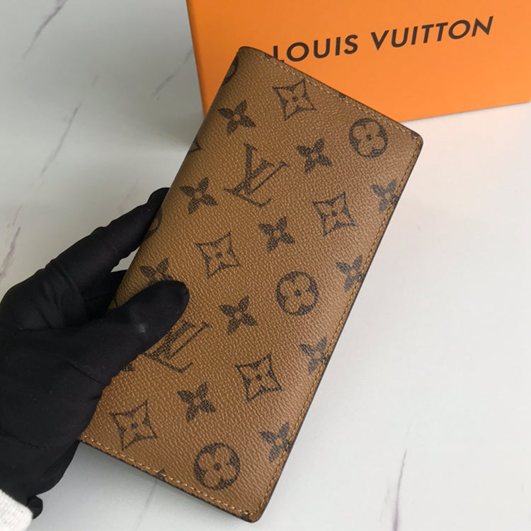 B1X31E2 Popular leather wallets