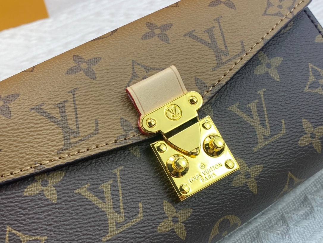 B1X43E32 Popular  leather bag 