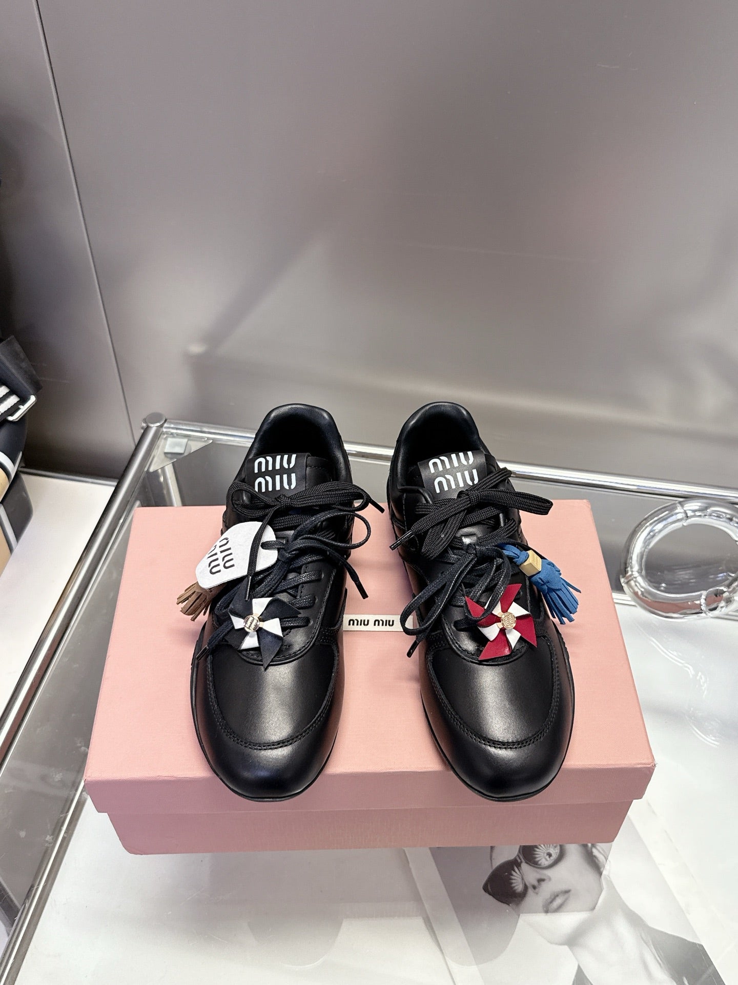 Z2Q105A261 Popular high-quality Shoes