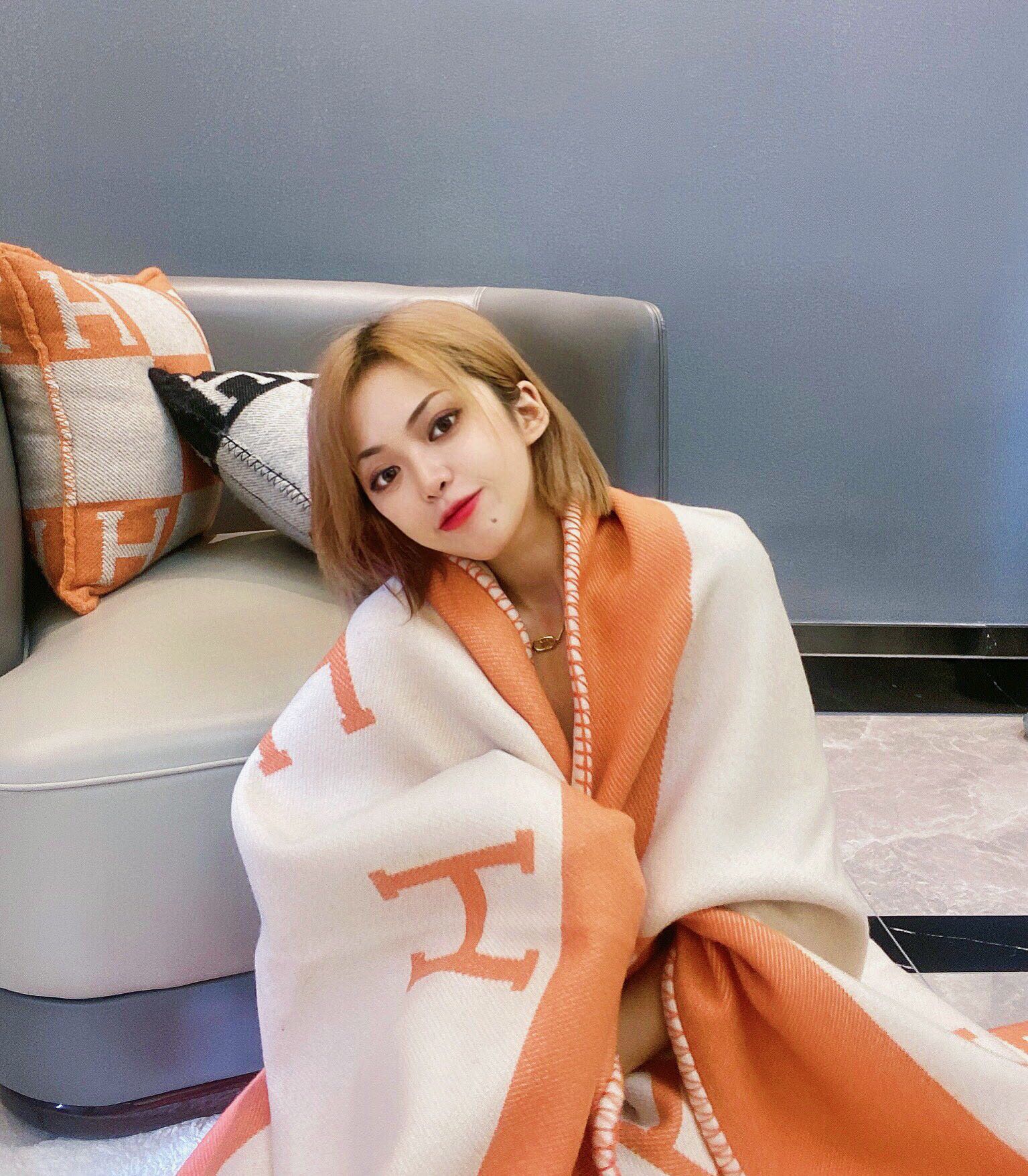 W1R86H28 Popular blanket