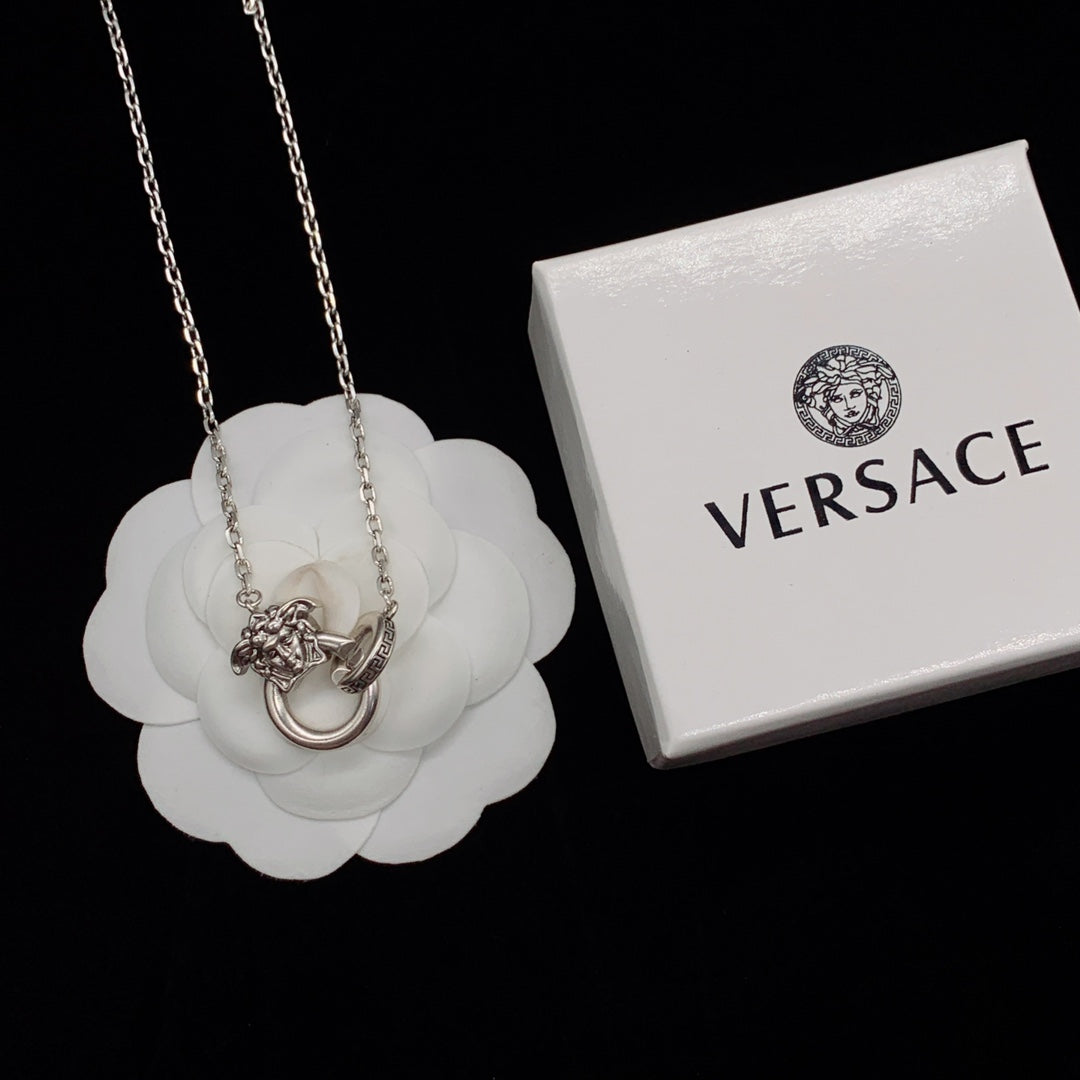 X1Q85V373X  Popular Necklaces