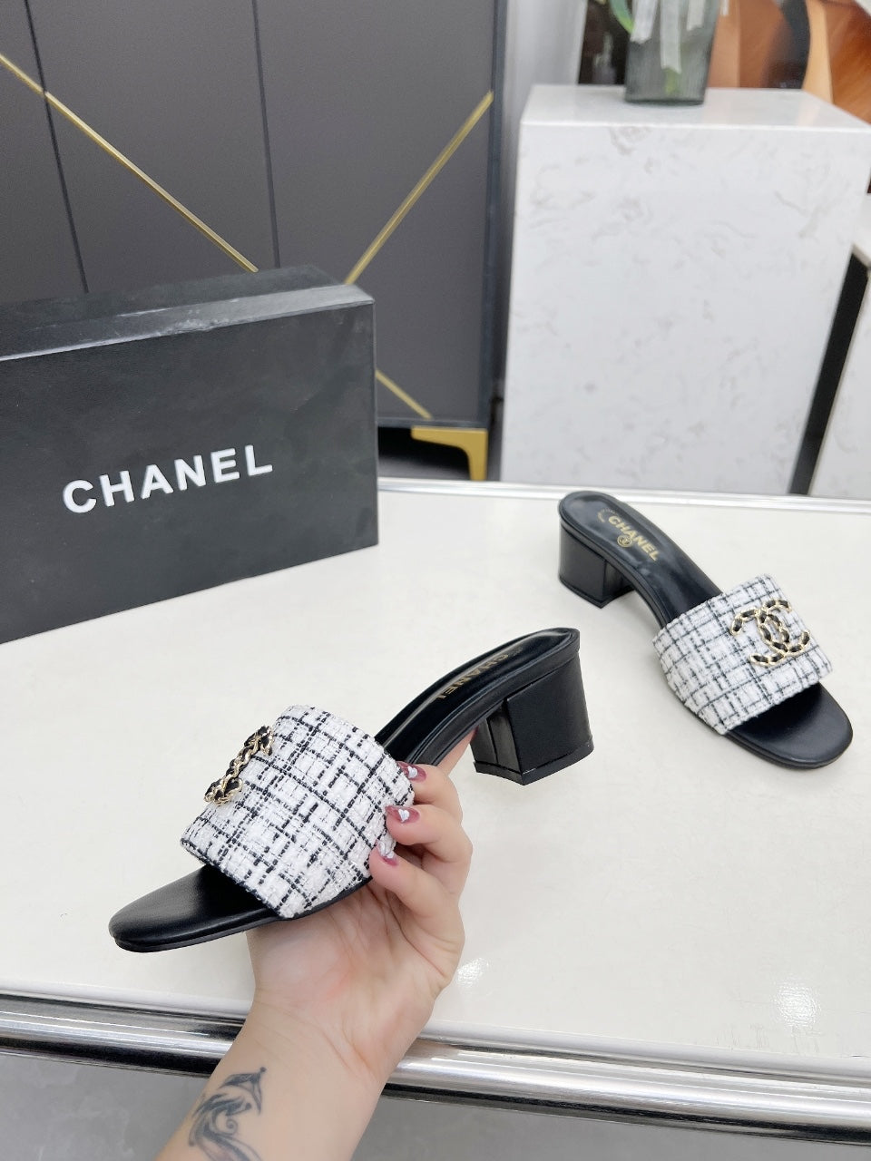 Z2Q55B30 Popular high-quality  Shoes