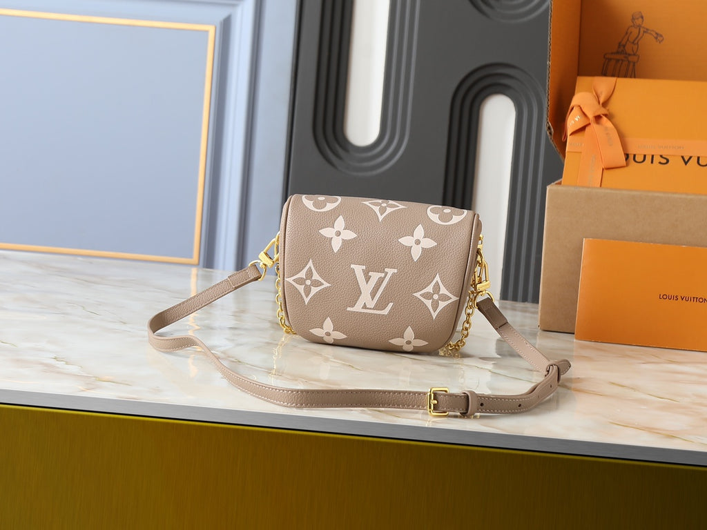 B1P46E70 Popular  bag