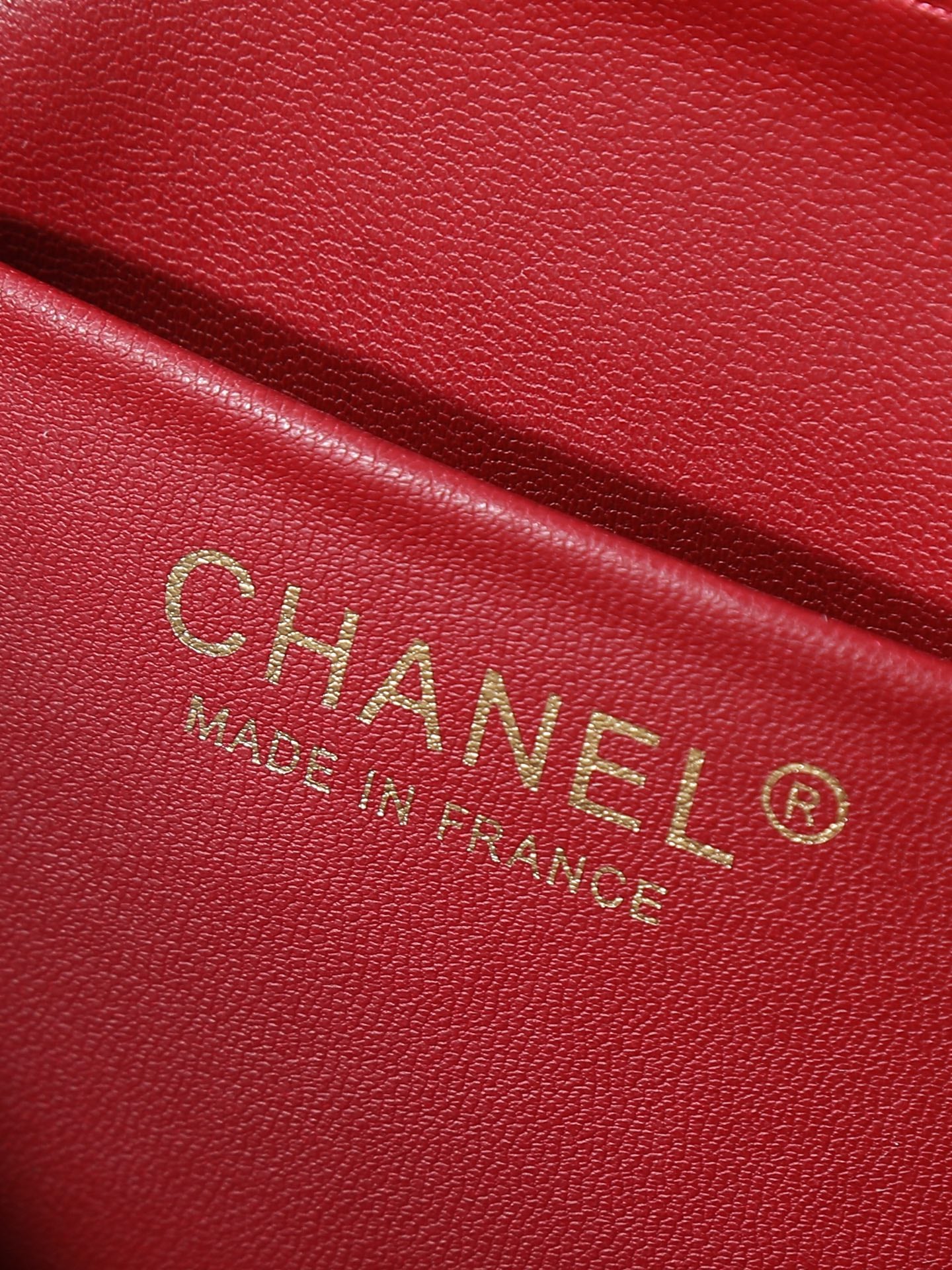 B1R76C22 Popular leather bag