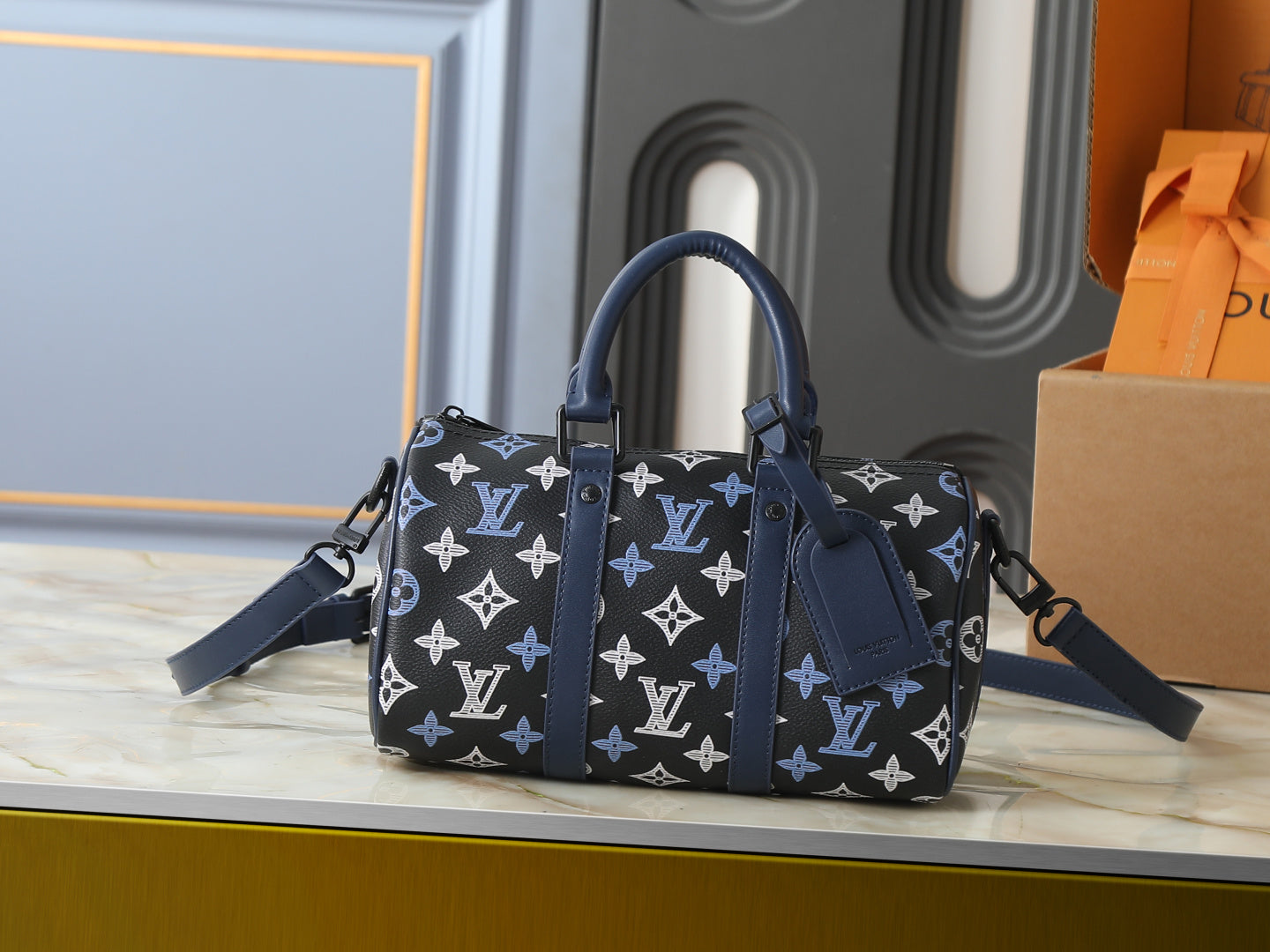 B1R76E50 Popular leather bag