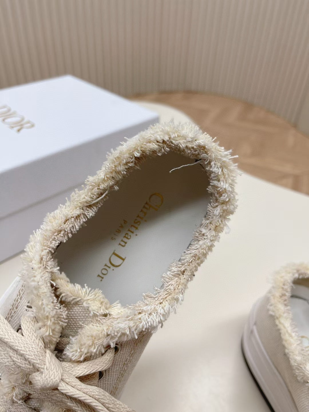 Z2Q105D428 Popular high-quality Shoes