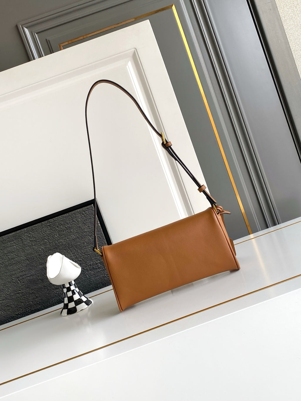 B1R76VL33 Popular leather bag