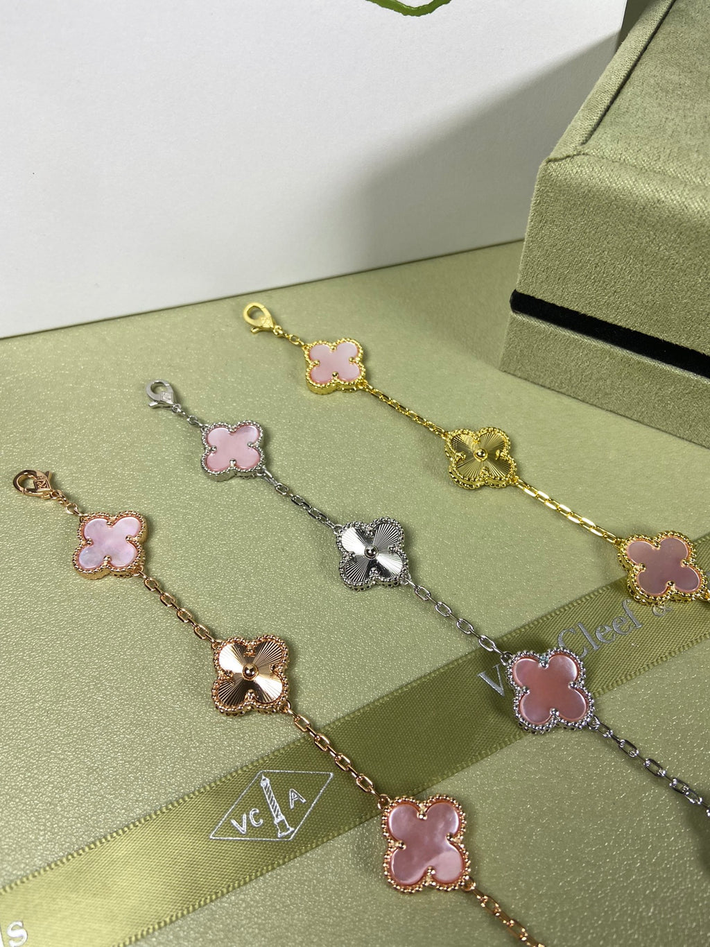 X5X94VA181K  Popular bracelets  5 flowers normal size1.5cm flower