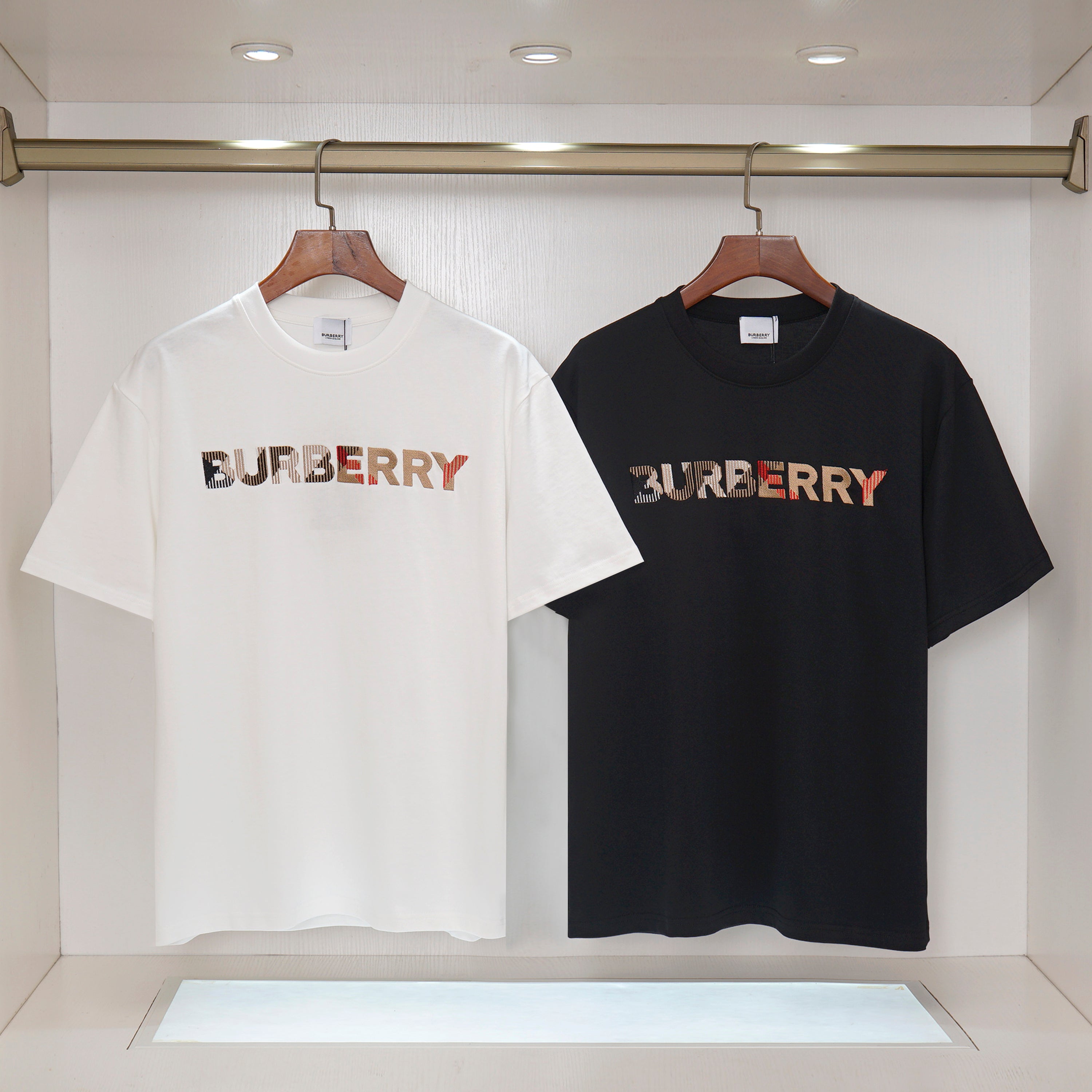 U1R76R8 Popular T-shirts