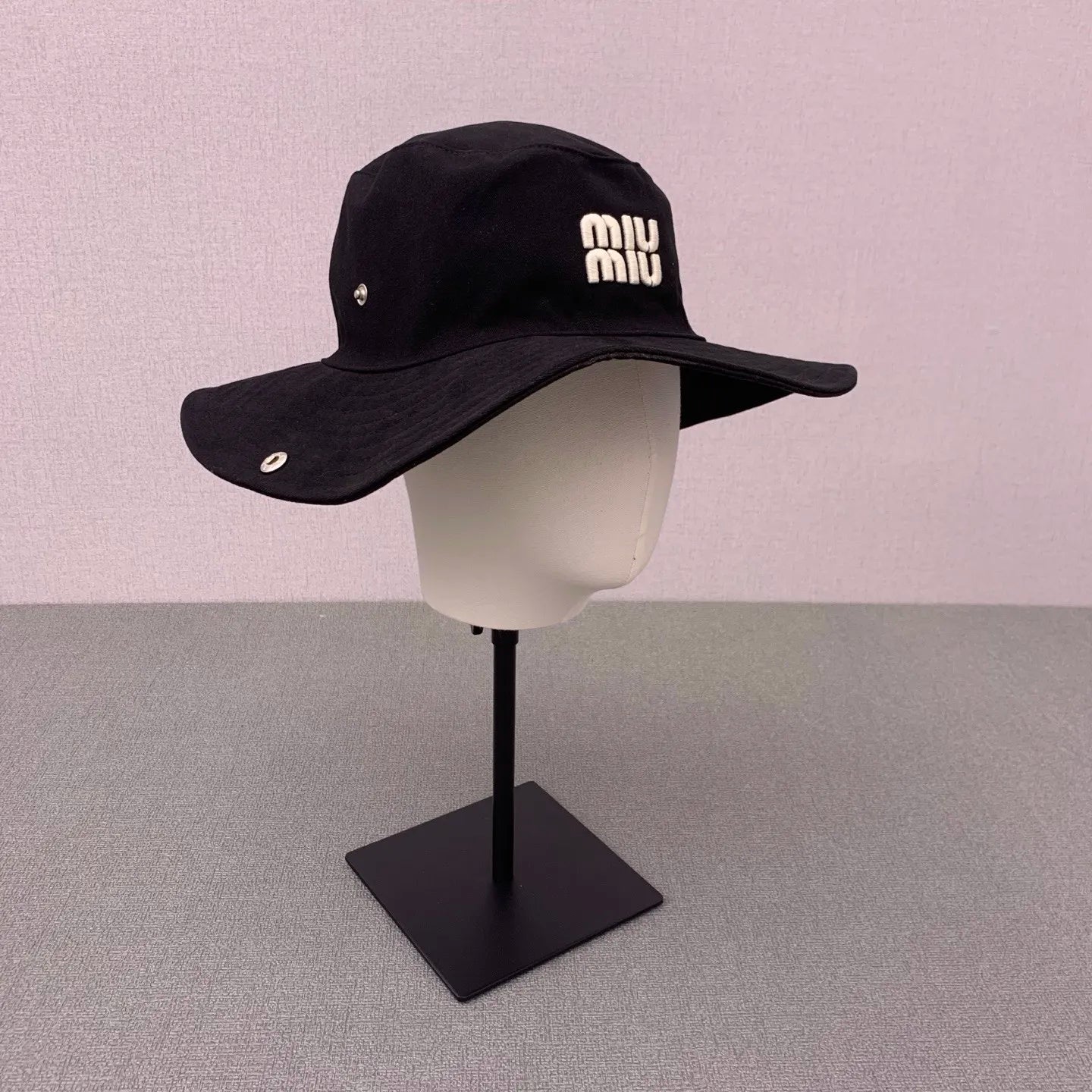 M1Z45A560 Popular hats