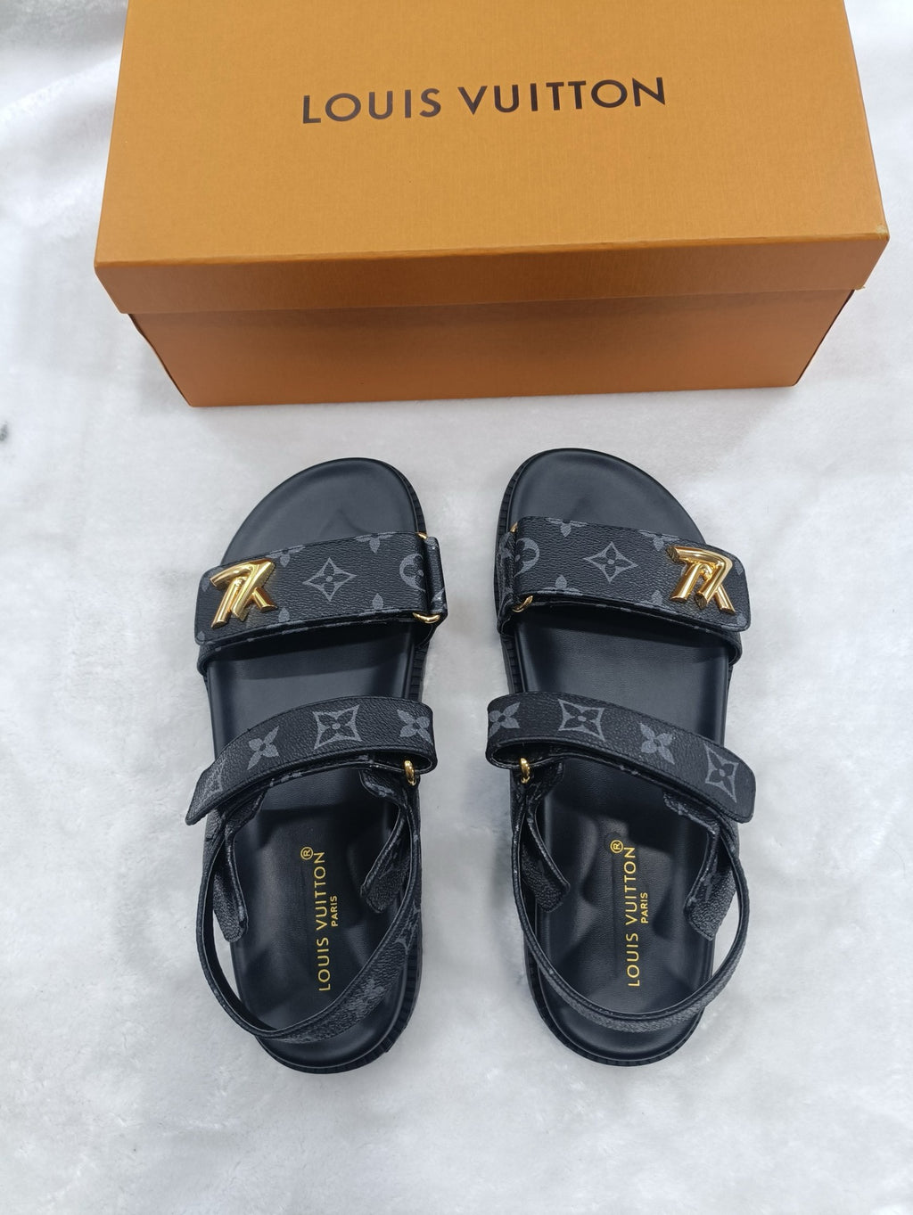 Z5LE211 Popular sandals