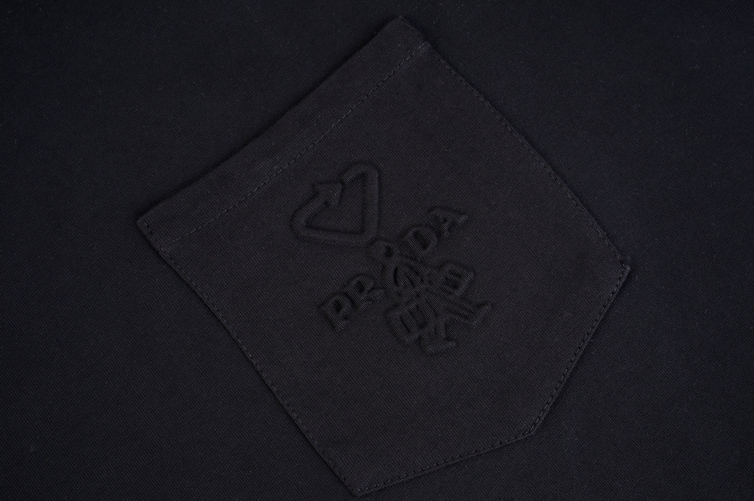 U1R76P52 Popular T-shirts