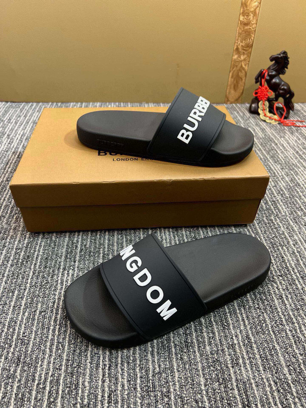Z5Z35R254 Popular Slippers