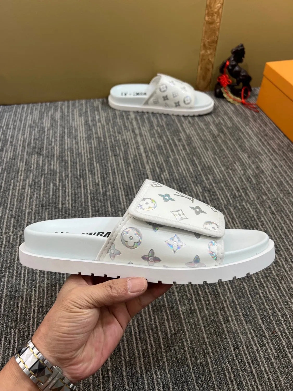 Z5YE47 Popular Slippers