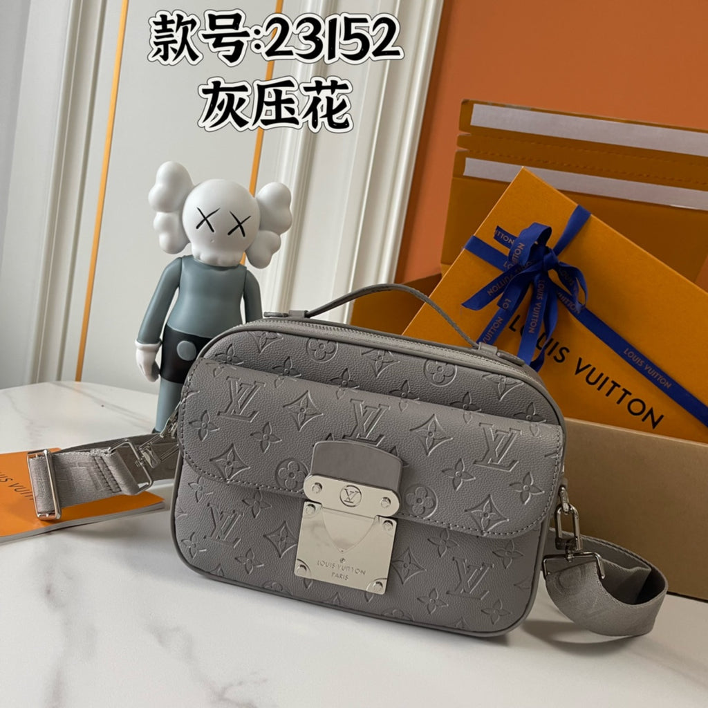 B1W15E38 Popular  leather bag