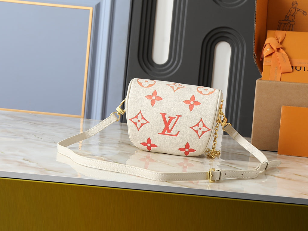 B1P46E70 Popular  bag