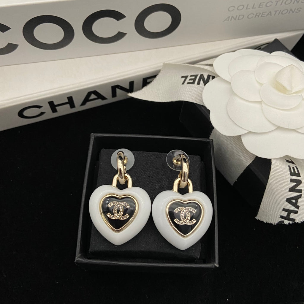 X1Q85C157X Popular Necklace.  Earrings